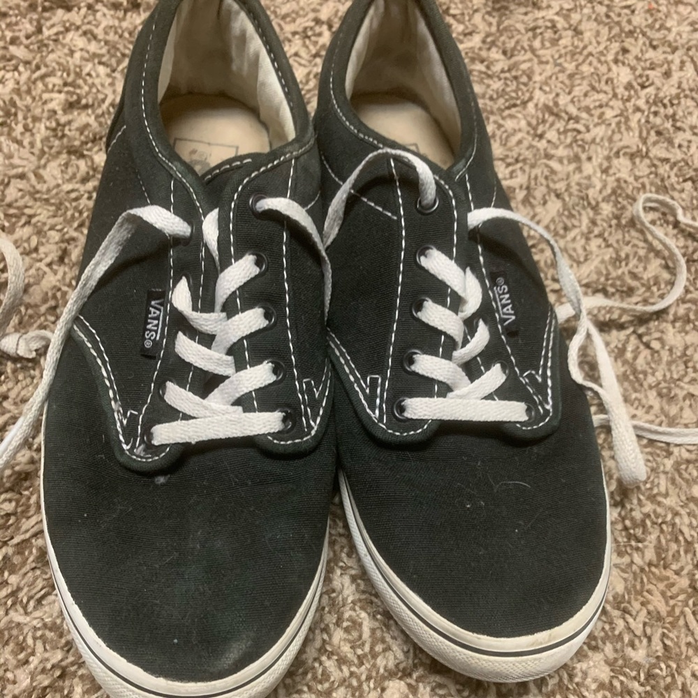 Vans Sneakers 👟(Boys 7/Excellent Condition)